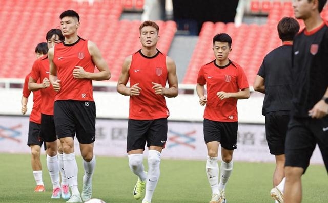 浙江稠州冲刺阶段内部沟通；志在中超名次提升；震撼外界；阵容厚度经受考验 