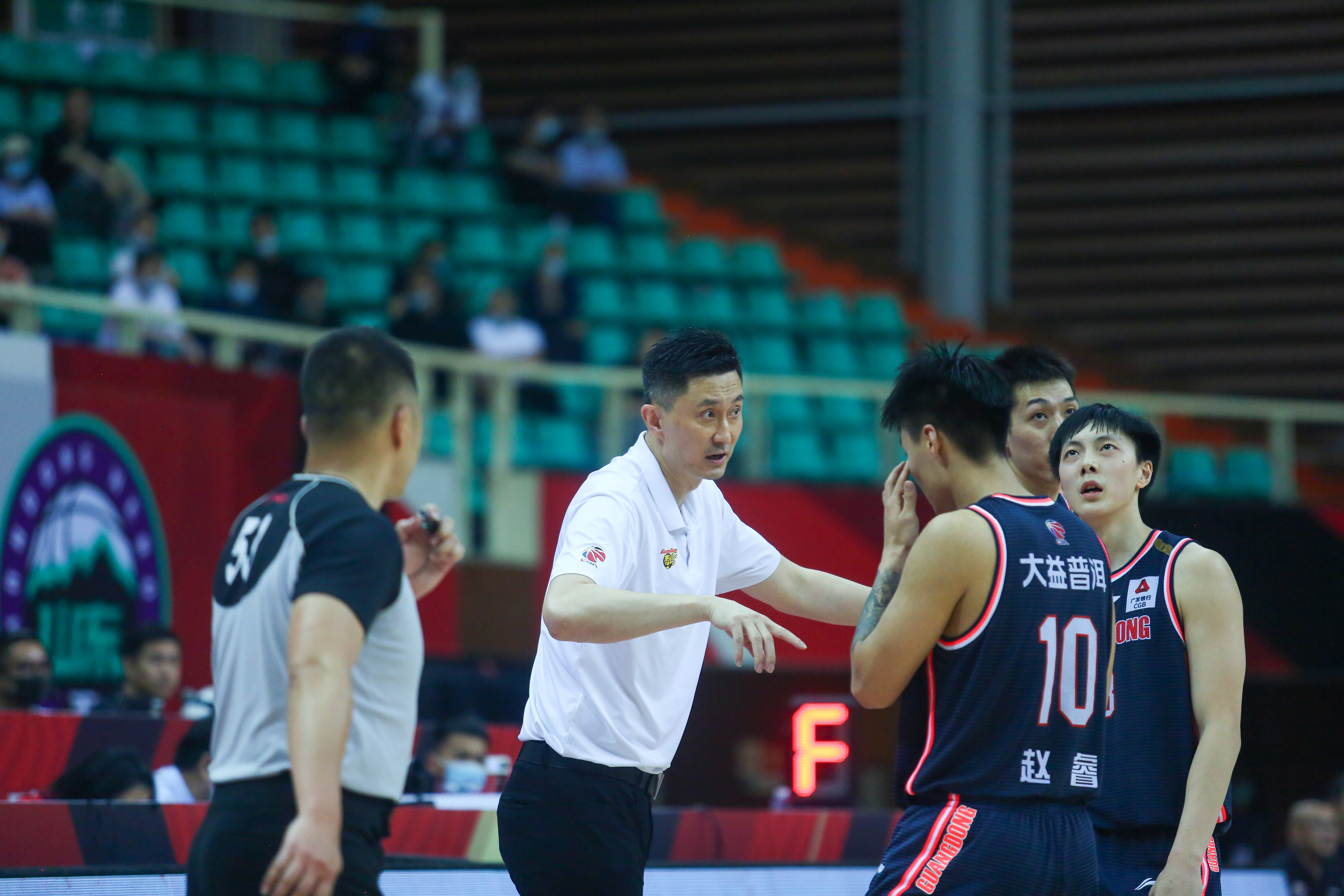 浙江稠州冲刺阶段内部沟通；志在中超名次提升；震撼外界；阵容厚度经受考验 