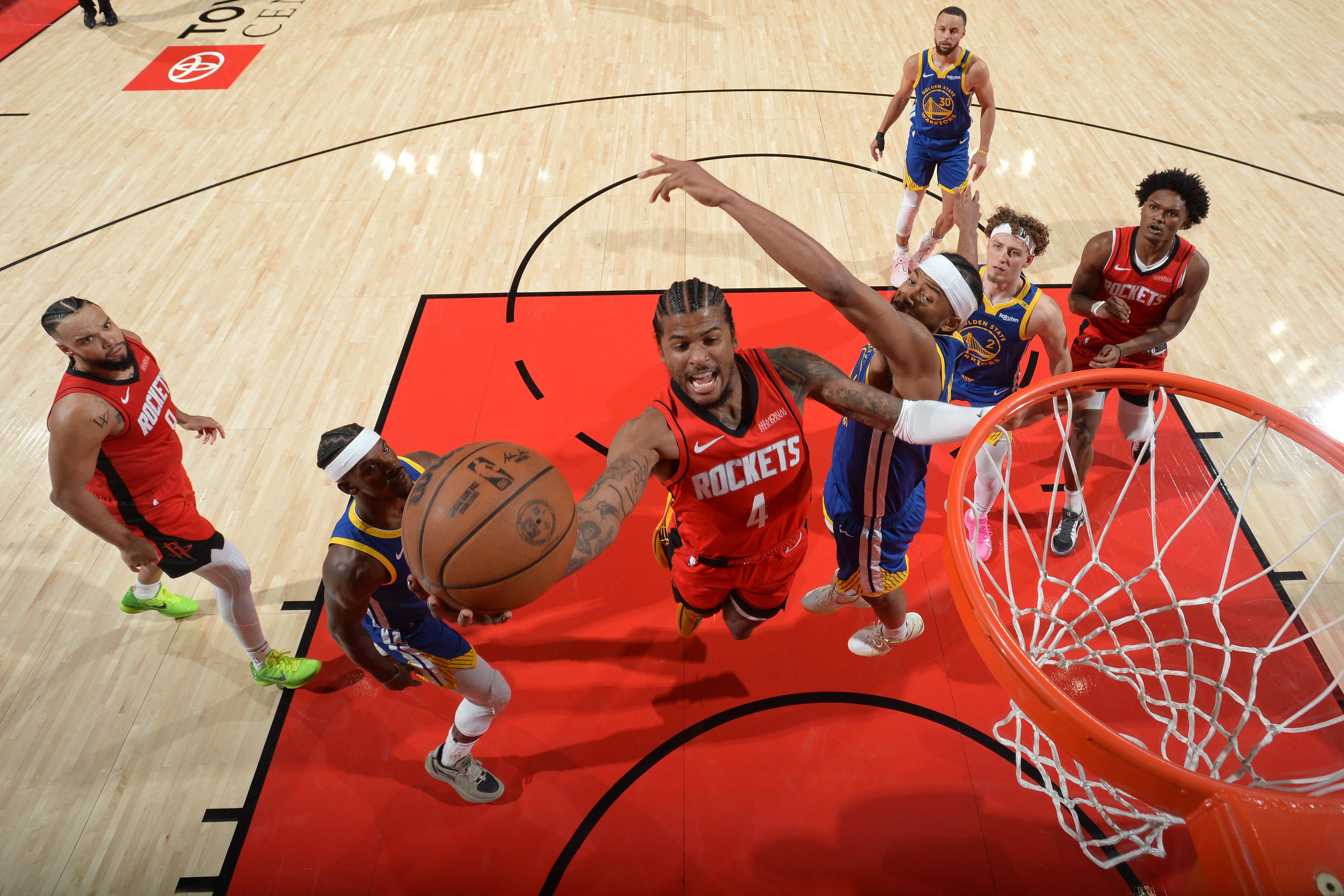 阿斯顿维拉加时末段手感冰凉，志在CBA季后赛名次提升，引发热议，年轻球员得到机会的简单介绍