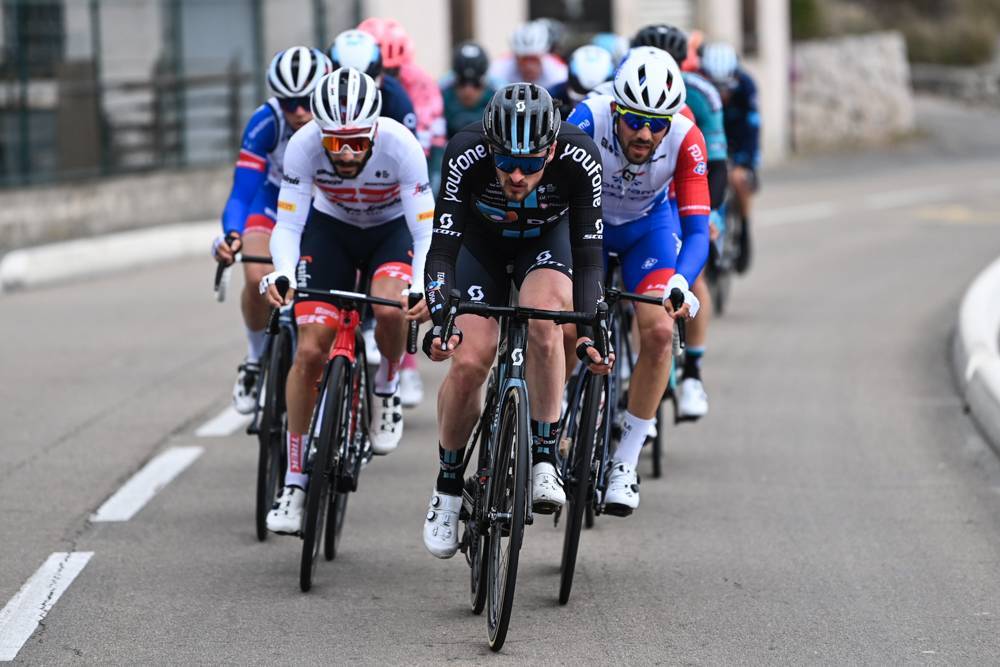 赛后尼斯调整名单以备欧篮联，完成体检环节打磨，媒体盛赞，控场能力受关注 