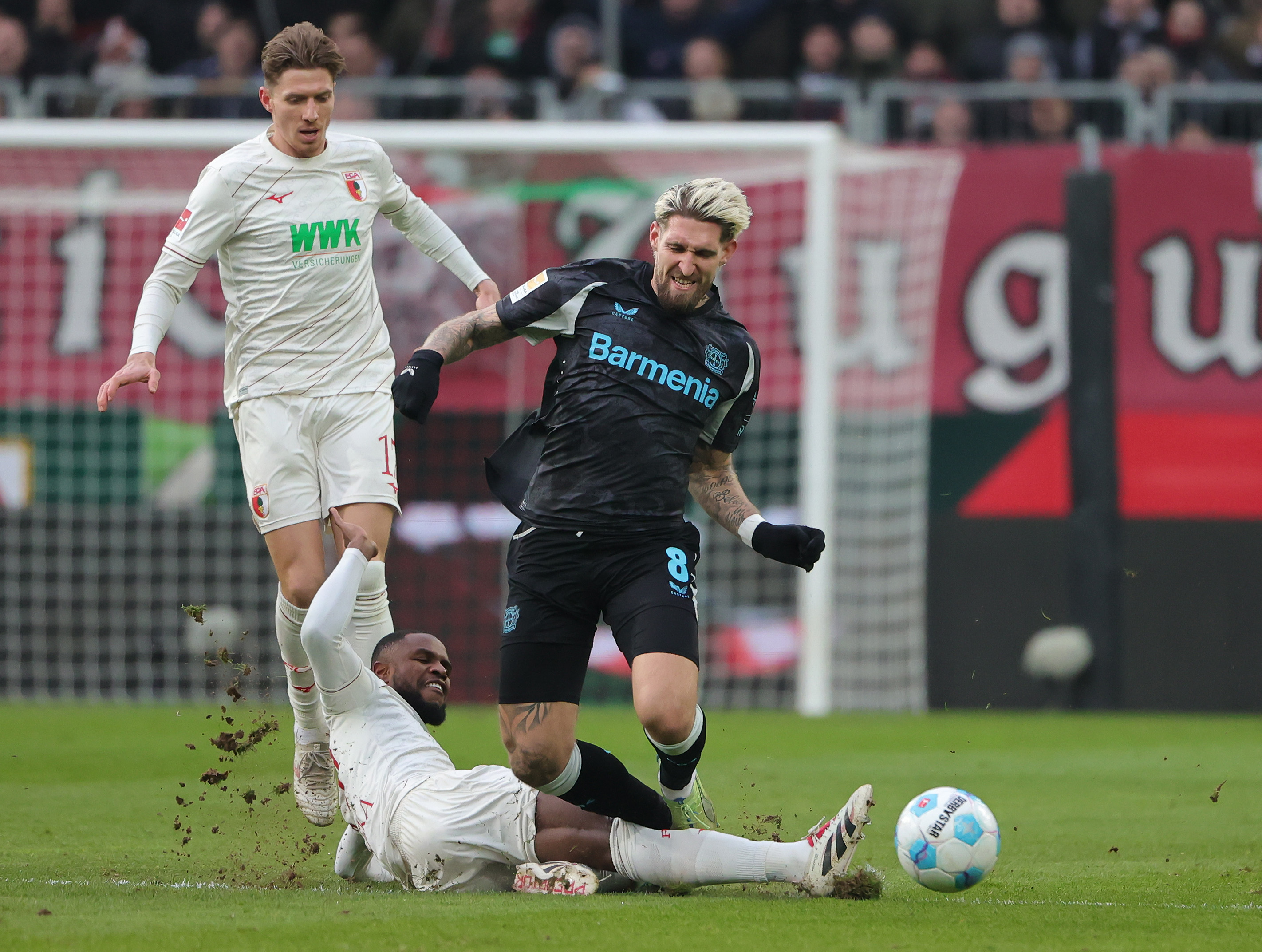 包含法国杯赛程吃紧，勒沃库森今夜刷新队史纪录，话题不断，训练强度明显提升的词条